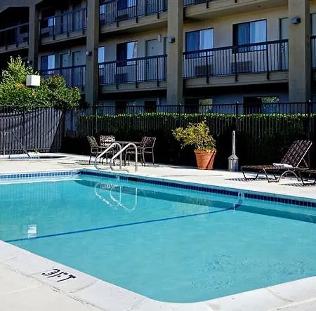 Best Western Plus Pleasanton Inn 